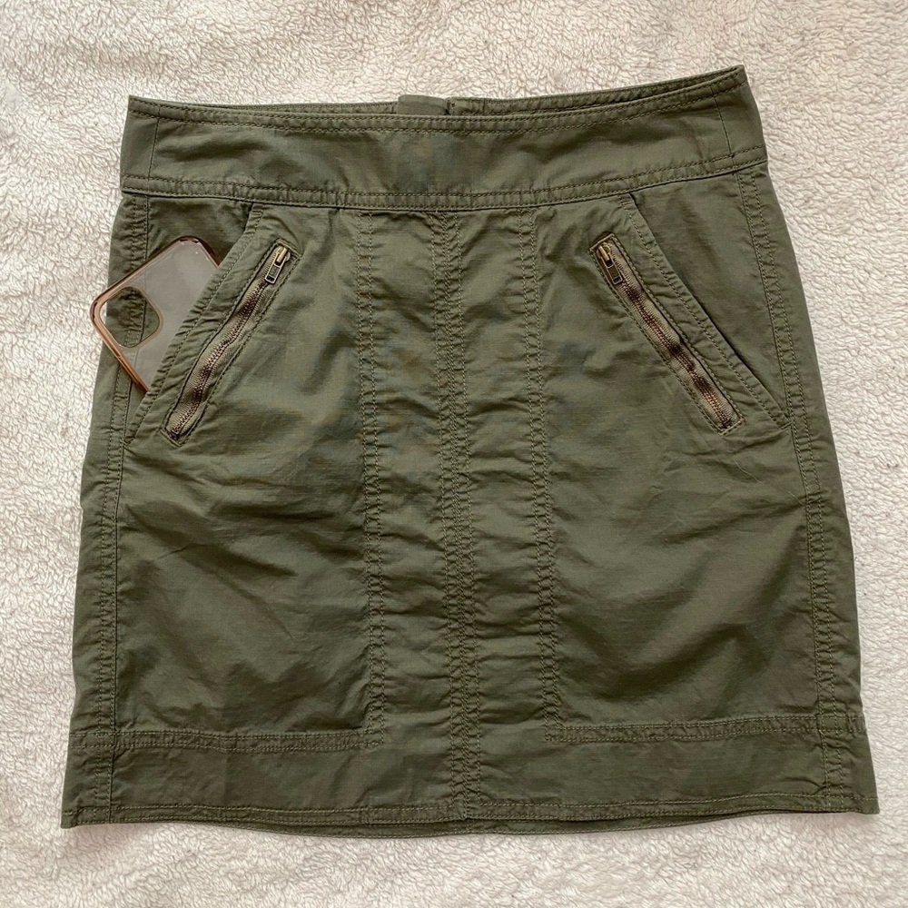 Loft mini skirt